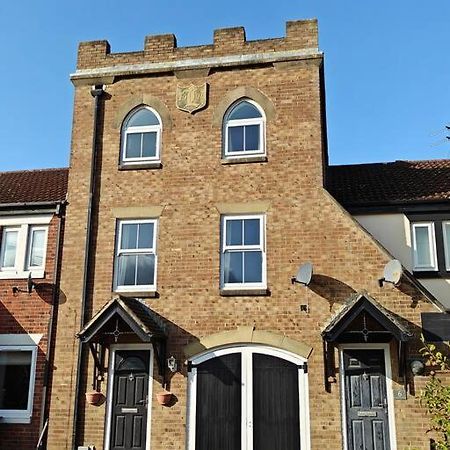 The Castle Villa Killingworth Exterior foto