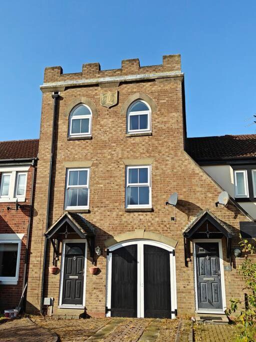 The Castle Villa Killingworth Exterior foto