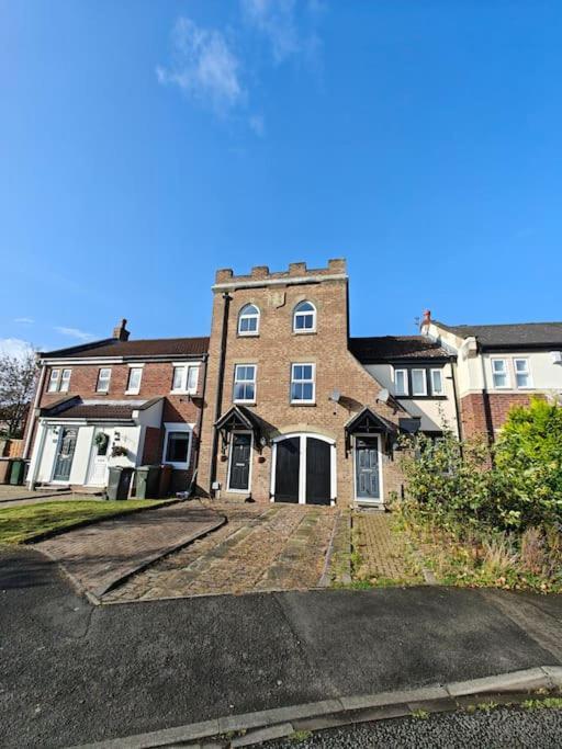 The Castle Villa Killingworth Exterior foto